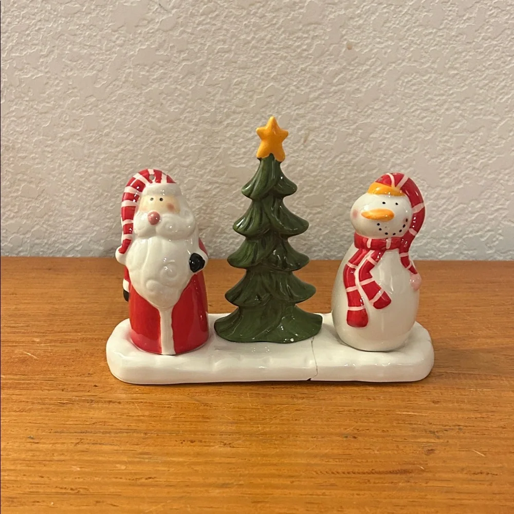 Pier 1 Imports Red and Green Santa Snowman Salt & Pepper Shaker Set